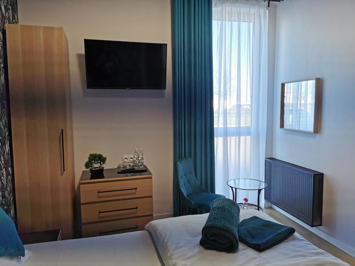 pokój dwuosobowy z prywatną łazienką